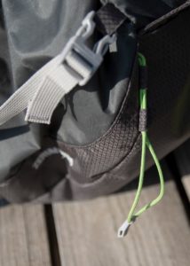 Vaude Zerum 38 - oko na trekove hole