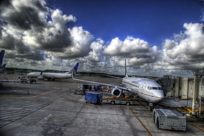 Letiště a výhodné letenky.