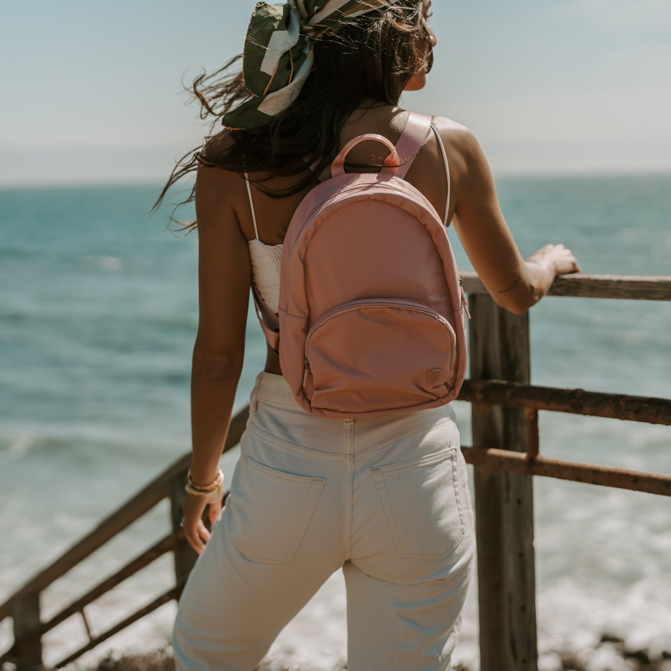 Elegantní dámský batoh do města Heys Basic Backpack Dusty Pink