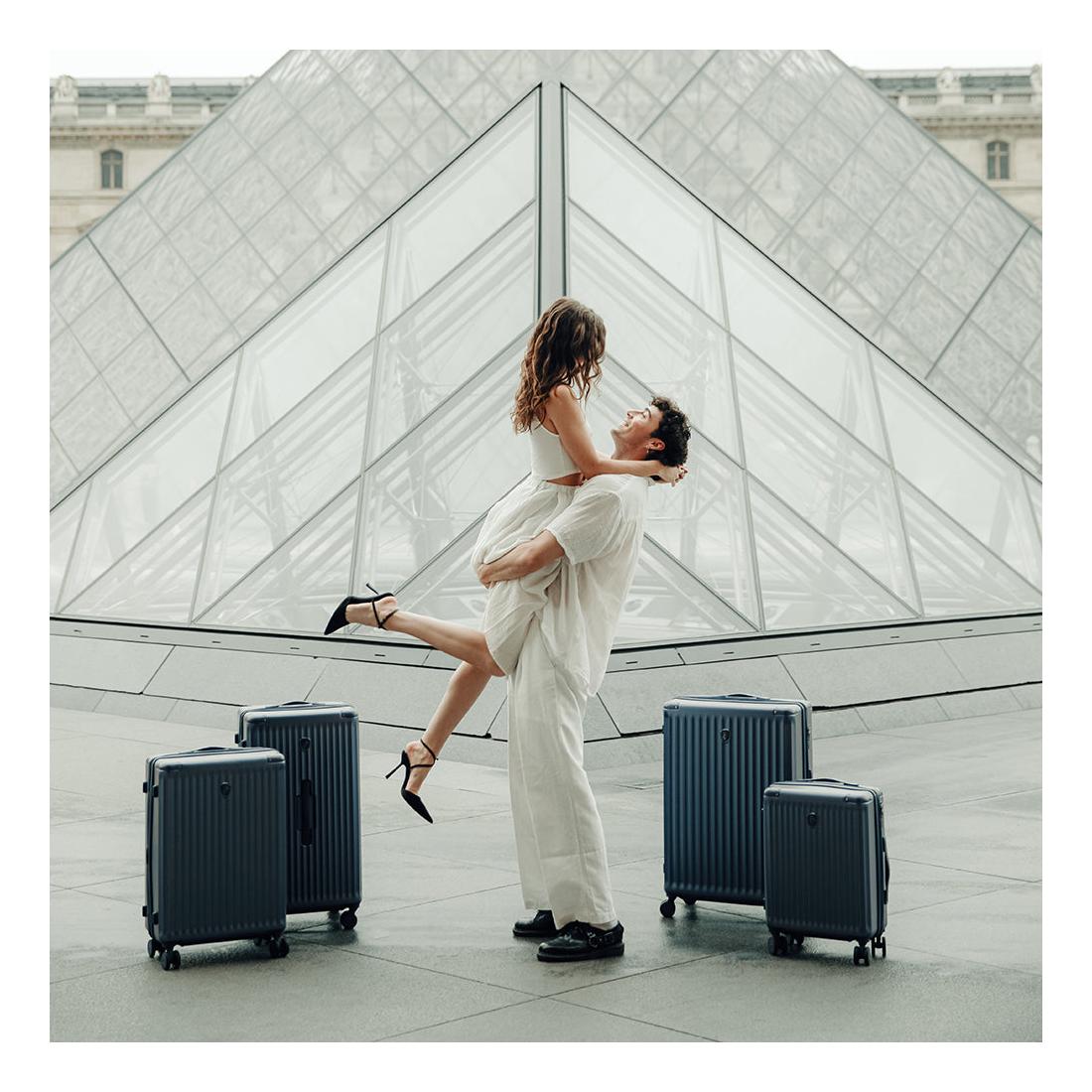 Velký cestovní kufr na kolečkách Heys Luxe L Rose Gold