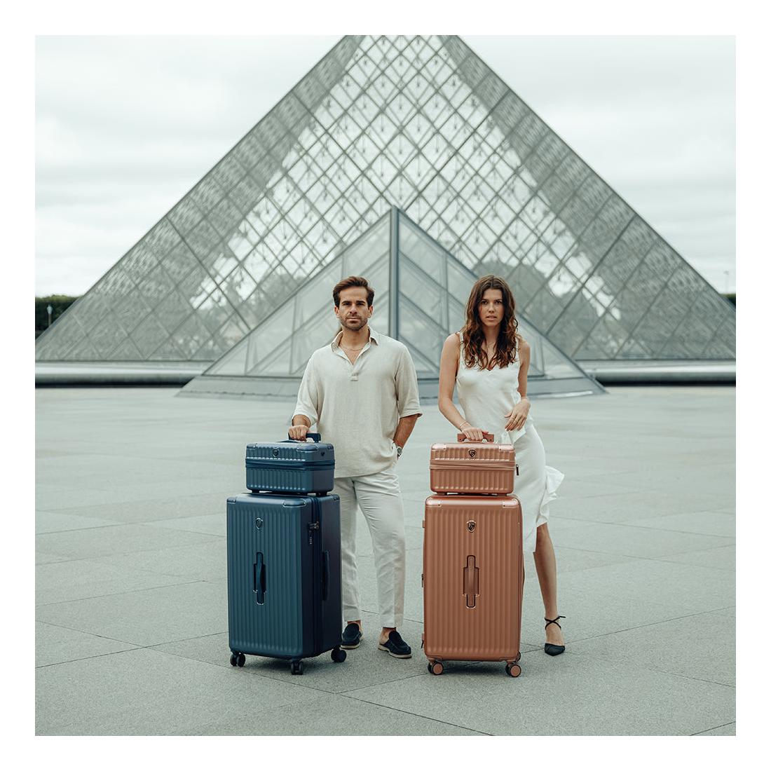 Velký cestovní kufr na kolečkách Heys Luxe L Trunk Navy