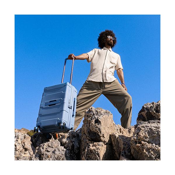 Střední cestovní kufr na kolečkách Heys ReNew M Charcoal