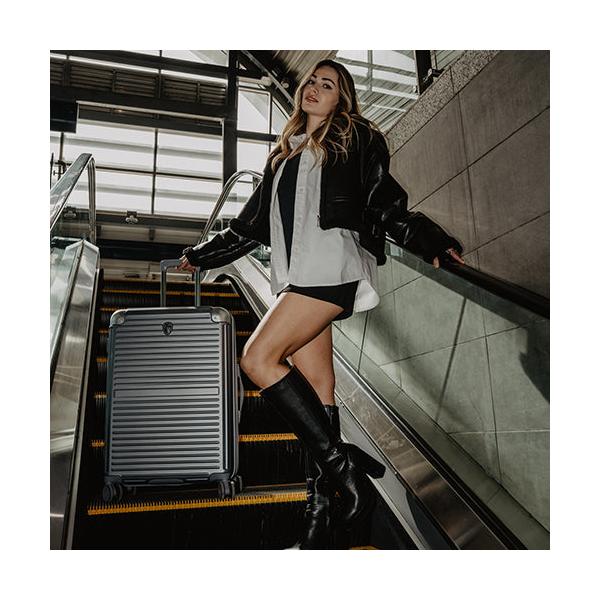 Střední cestovní kufr na kolečkách Heys Cruze M Silver