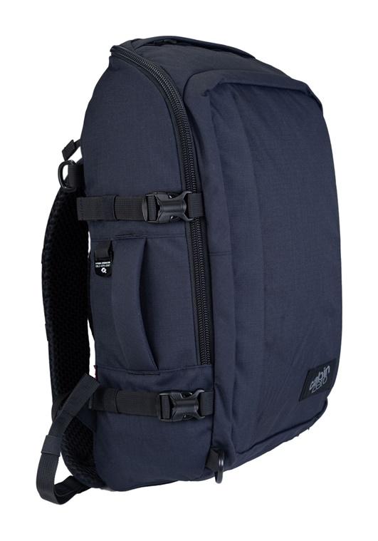 Cestovní batoh do letadla CabinZero Adventure 32L Absolute Black