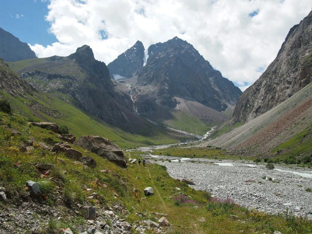 Kyrgyzstán - Rudé kaňony Kok Moynok